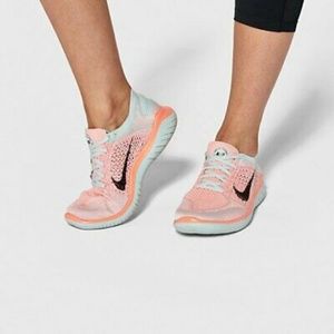 Nike Women's Free RN Flyknit  Running Shoes